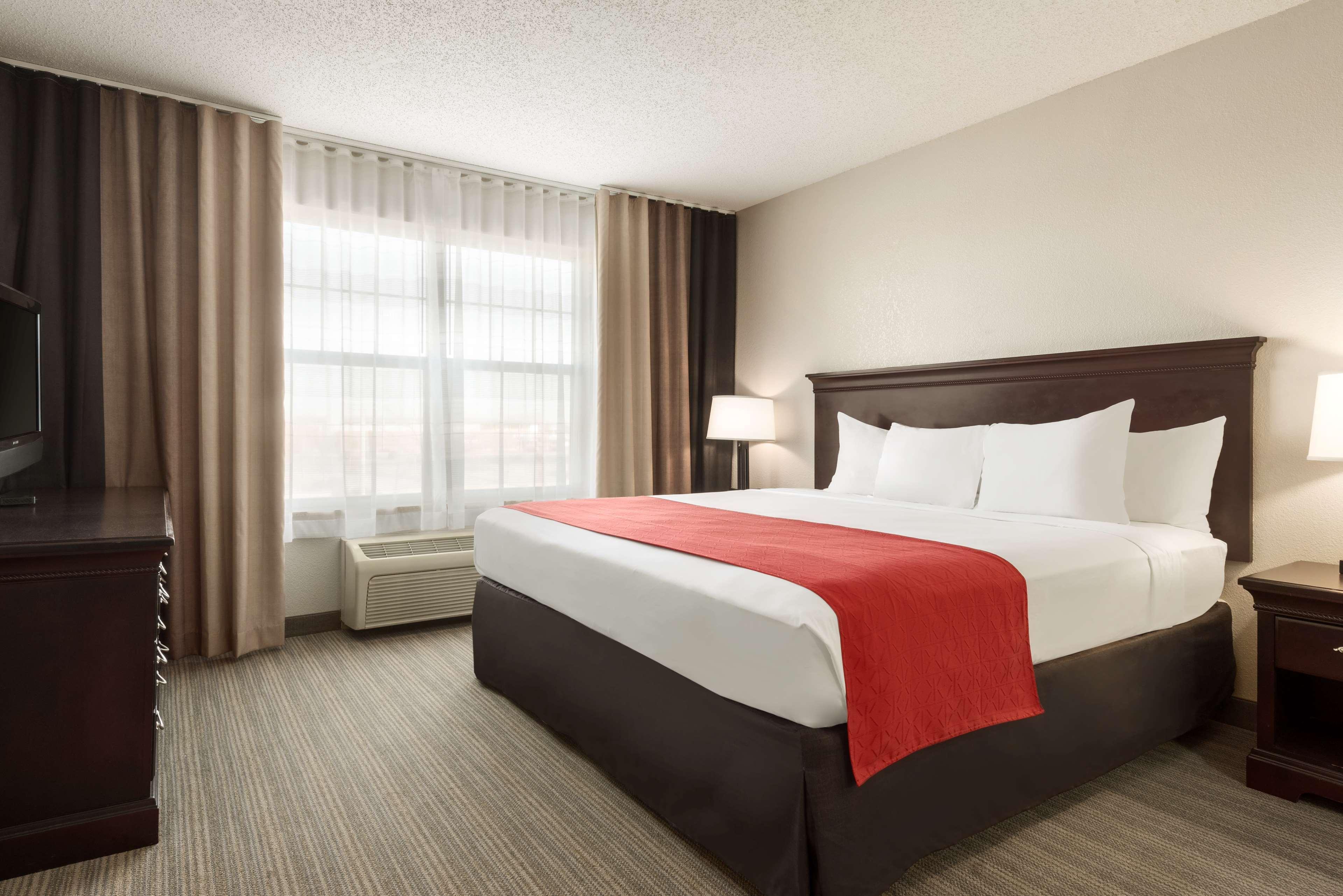 Bonner Springs Country Inn & Suites By Radisson, Kansas City At Village West, Ks מראה חיצוני תמונה