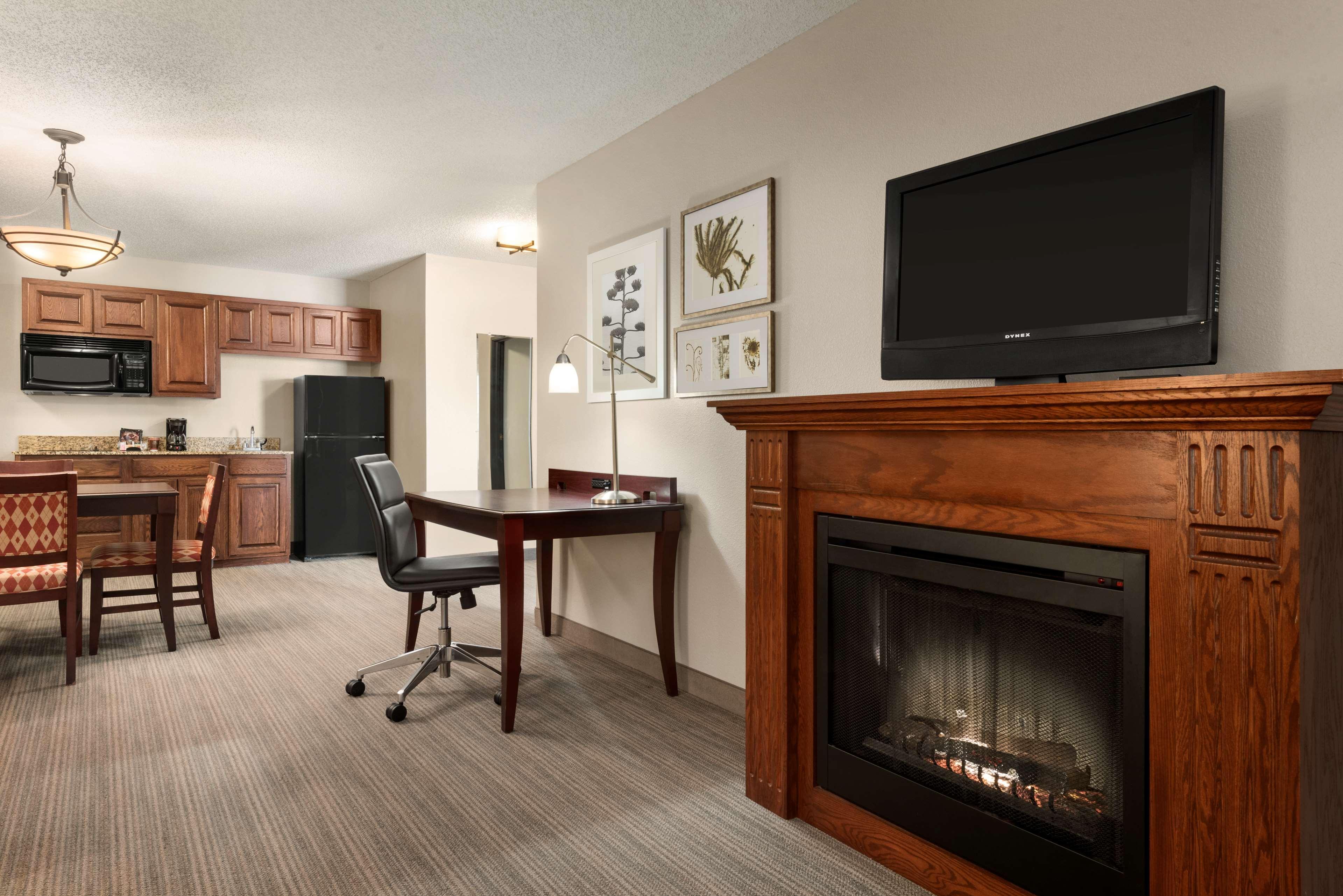 Bonner Springs Country Inn & Suites By Radisson, Kansas City At Village West, Ks מראה חיצוני תמונה