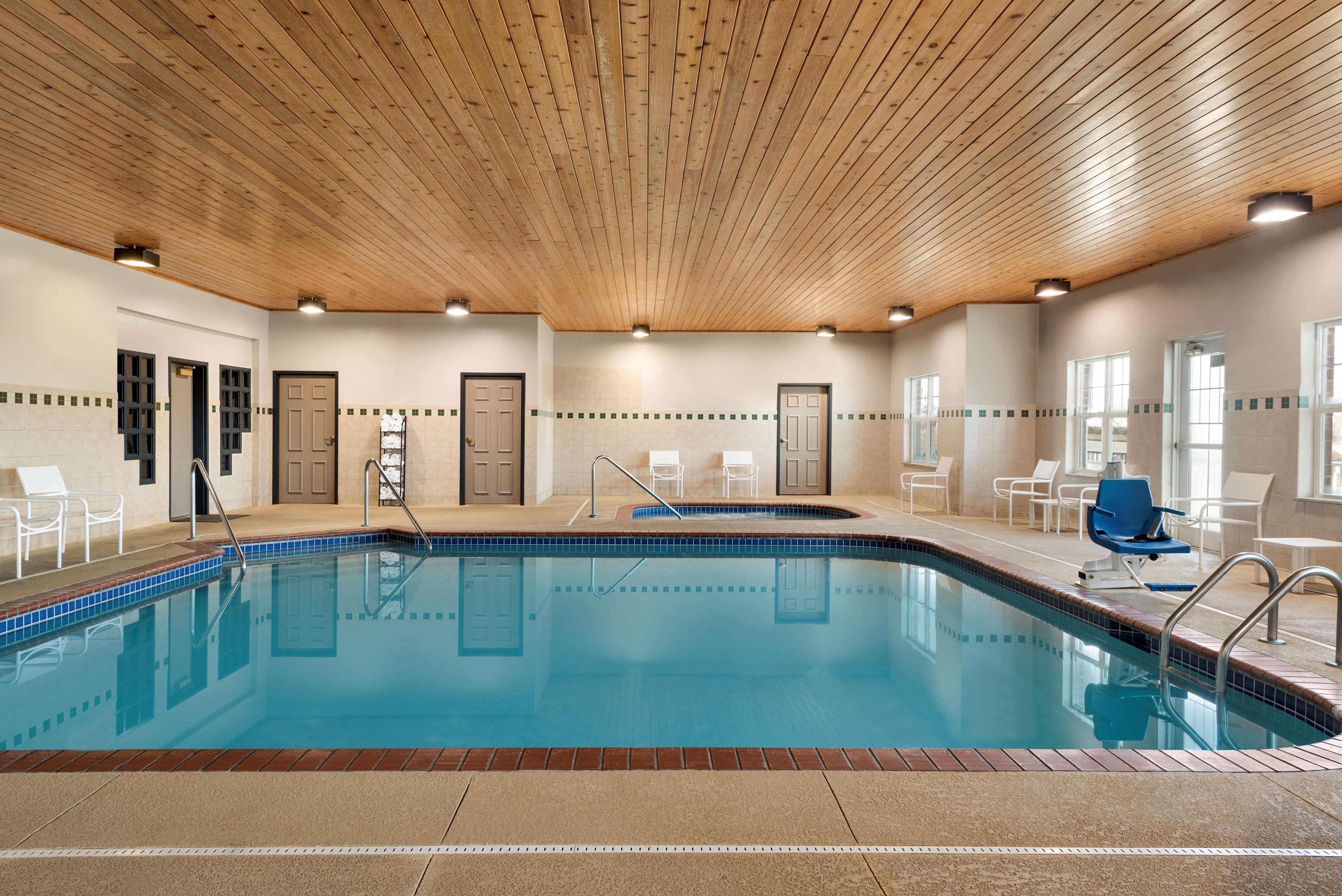 Bonner Springs Country Inn & Suites By Radisson, Kansas City At Village West, Ks מראה חיצוני תמונה